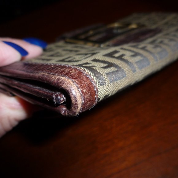 Fendi Signature Wallet - Picture 12 of 14